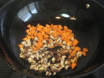 香菇西芹蛋炒饭的做法步骤4
