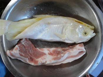 黄鱼鲞烧肉的做法图解1