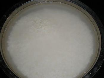 榨菜火腿糯米卷的做法步骤2