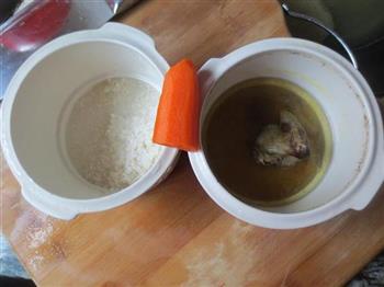 胡萝卜鸽子汤粥的做法步骤1