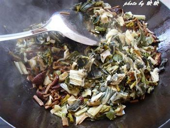 茶树菇梅菜扣肉的做法图解10
