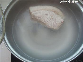 茶树菇梅菜扣肉的做法步骤3