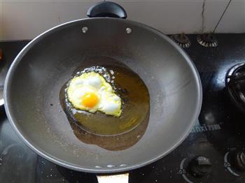 五彩蛋炒饭的做法步骤5
