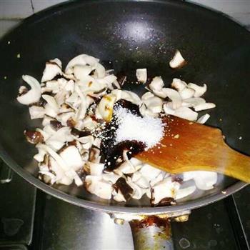蚝油双菇的做法步骤3
