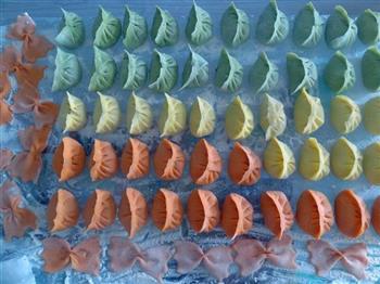 三色双菇鲈鱼饺子的做法图解15