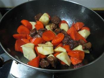 胡萝卜土豆炖牛腩的做法步骤8