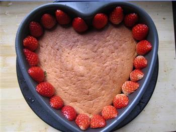 草莓慕斯蛋糕的做法图解12