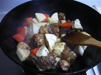 竹笋土豆烧鸡块的做法步骤9