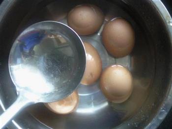 五香茶叶蛋的做法步骤5