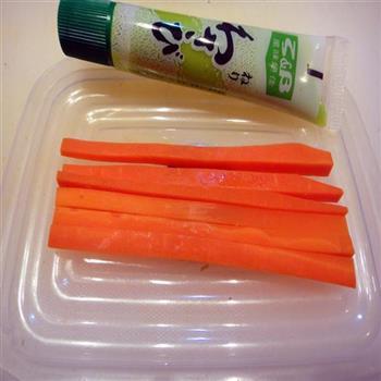 果蔬鸭蛋寿司卷的做法步骤5