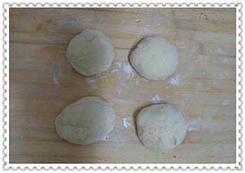 花形椰蓉面包的做法步骤4