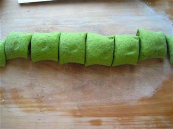 菠菜豆沙卷的做法步骤10