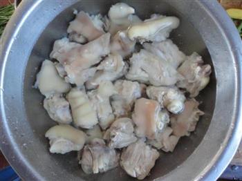 黄芪黄豆煲猪爪的做法步骤5