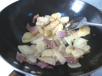香葱腊肉土豆片的做法步骤6