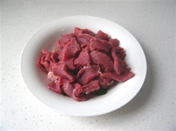 尖椒沙茶牛肉的做法步骤3