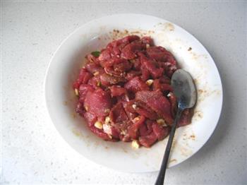 尖椒沙茶牛肉的做法步骤7