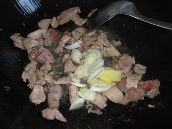 芋头猪肉炖粉条的做法步骤5