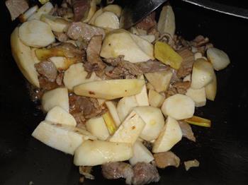 芋头猪肉炖粉条的做法步骤7
