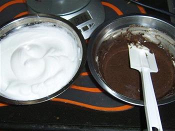 核桃巧克力戚风蛋糕的做法步骤6