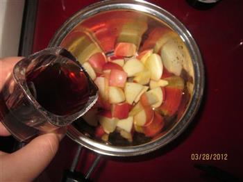红酒煮苹果的做法步骤1