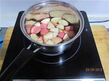 红酒煮苹果的做法步骤4