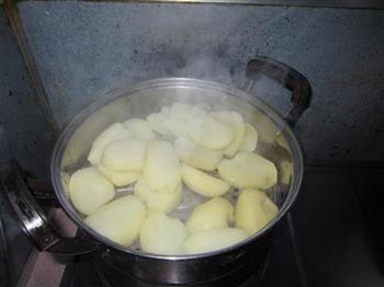 香肉土豆泥的做法步骤1