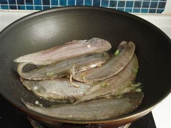 蒜香塔米鱼的做法步骤4