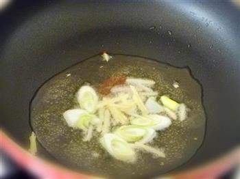 香菇土豆炒鸡片的做法步骤3