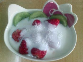 椰蓉水果酸奶的做法步骤3