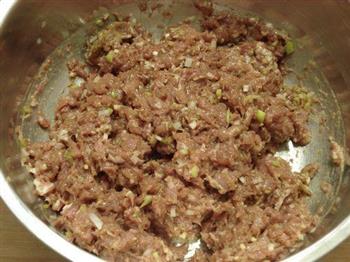 芹菜猪肉水饺的做法步骤3