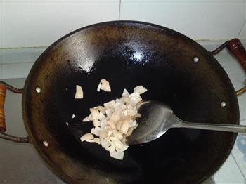 酥皮奶油蘑菇浓汤的做法步骤1