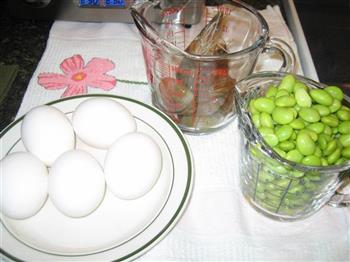 奶蛋双色清炒虾仁的做法步骤1