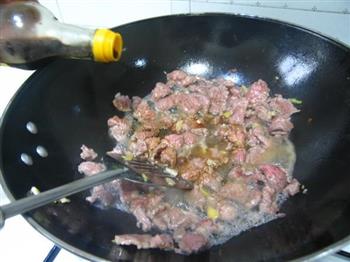 野山椒炝牛肉的做法图解11
