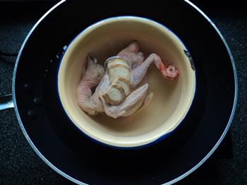 清炖鸽子汤的做法图解4