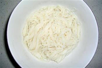 自制酸菜米线的做法图解9