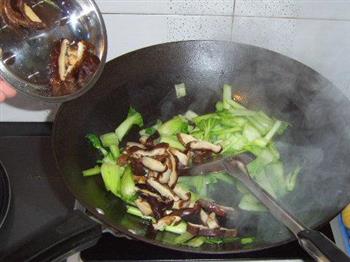 小白菜炒香菇的做法步骤8