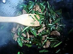 韭菜炒猪肝的做法步骤9