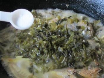 咸菜春笋烧小黄鱼的做法步骤10
