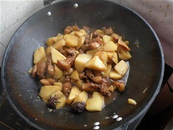 红烧肉炖土豆的做法步骤6