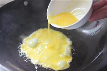 蚝油鸡蛋炒饭的做法步骤2