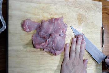 蚝油京葱爆牛肉的做法步骤2