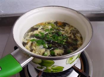 南瓜花紫菜蛋汤的做法步骤5