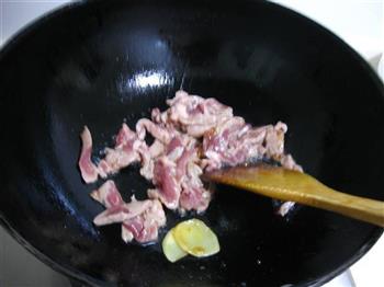蒜台炒肉的做法步骤3