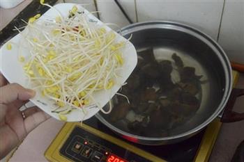 金针菇豆腐猪肉汤的做法图解3