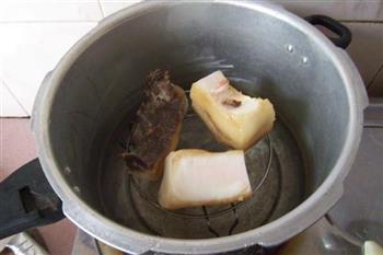 四季豆炒腊肉的做法步骤2