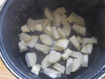 茶树菇冬笋排骨汤的做法步骤6