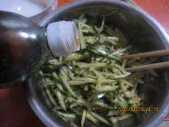 凉拌黄瓜金针菇的做法步骤6