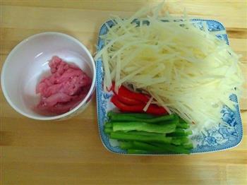 肉丝青椒炒土豆丝的做法步骤1