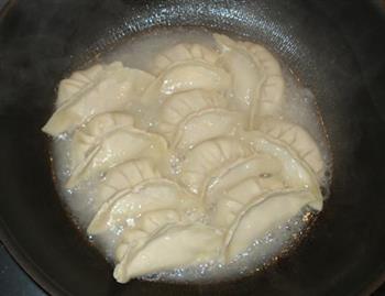 鲜肉煎饺的做法步骤10