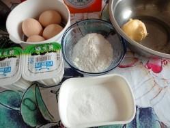 电饭锅版酸奶蛋糕的做法步骤1